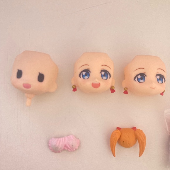 Replaceable doll parts - Picture 2 of 6